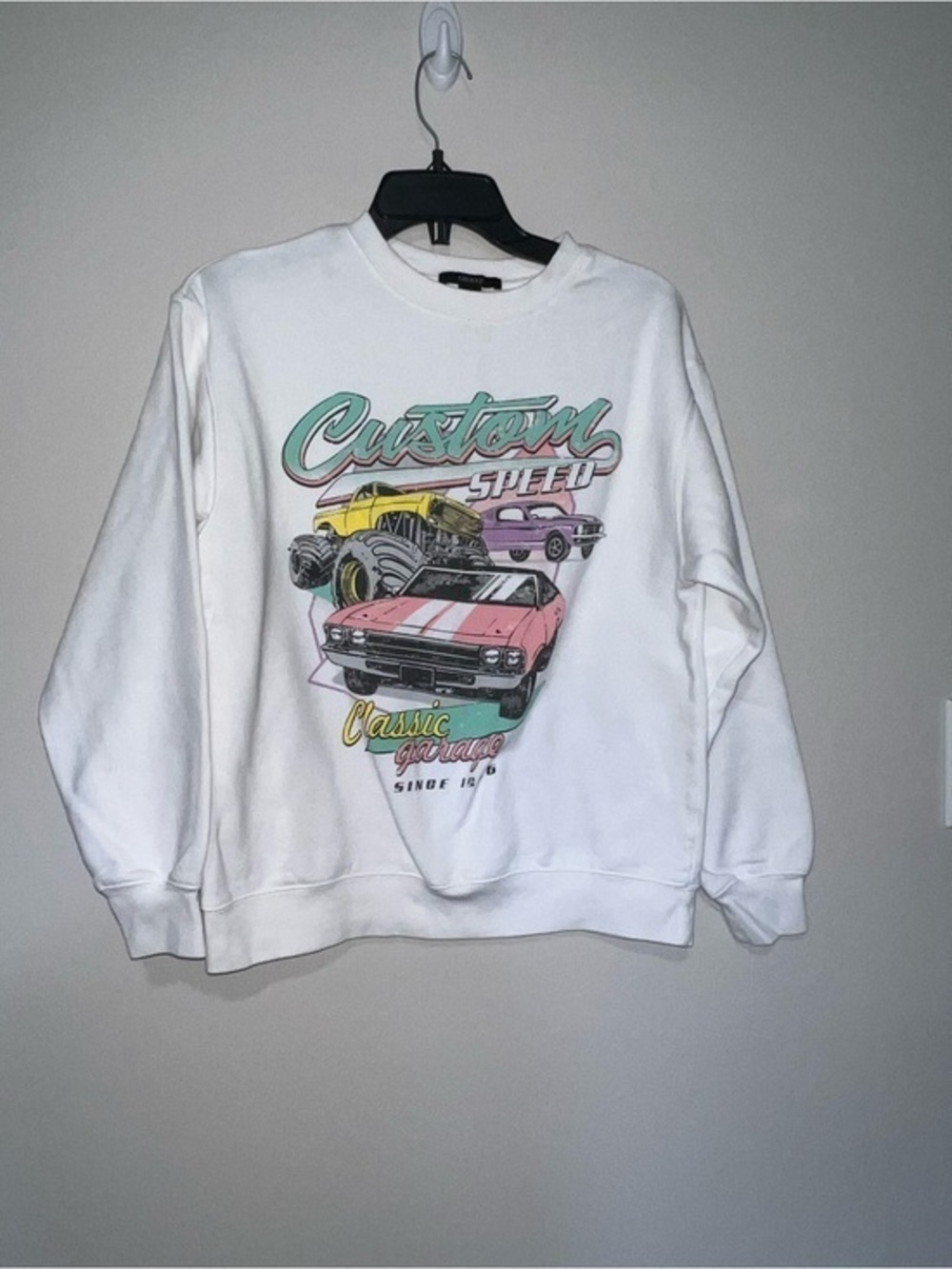 White and pastel color classic cars crewneck sweater Forever 21 Small